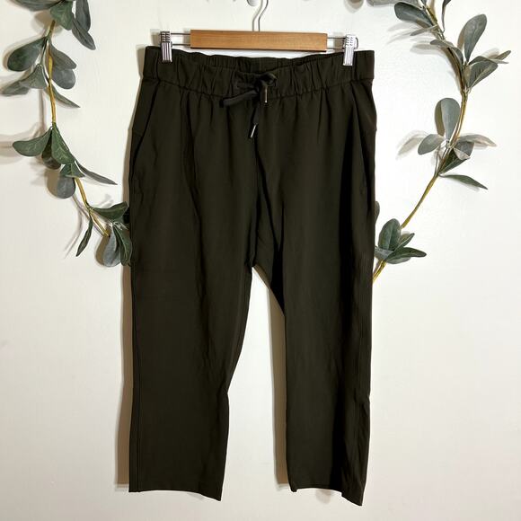 Lululemon Green On The Fly Cropped Pants - Picture 1 of 5